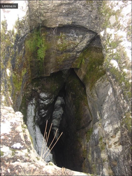 Sumganskaya cave