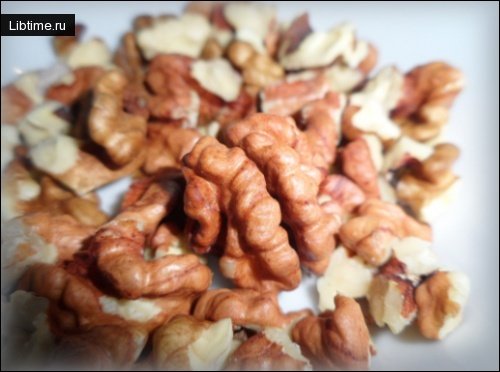 Walnut kernels