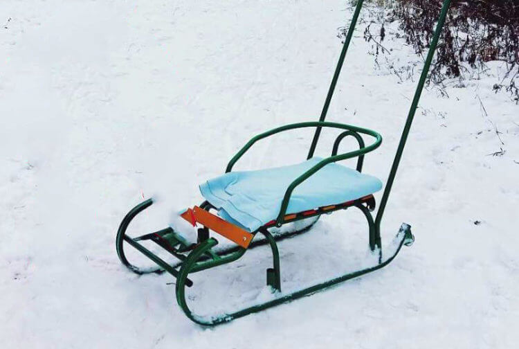 Bumps and roughness of sled runners - the cause of rolling and sliding friction of a moving body