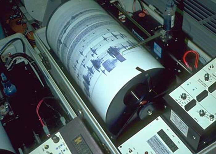 Modern seismograph